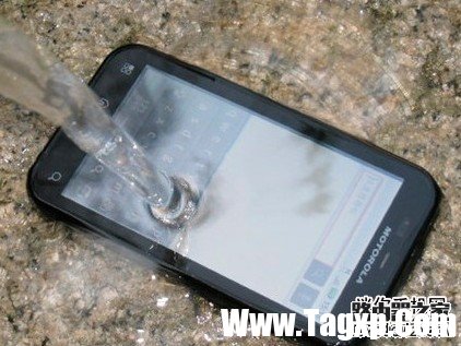 手机进水怎么办？手机进水后怎么处理