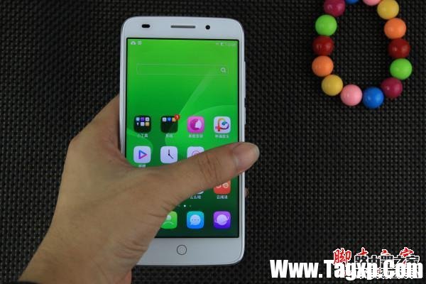 低价位也有高配置 千元级别别具特色手机推荐