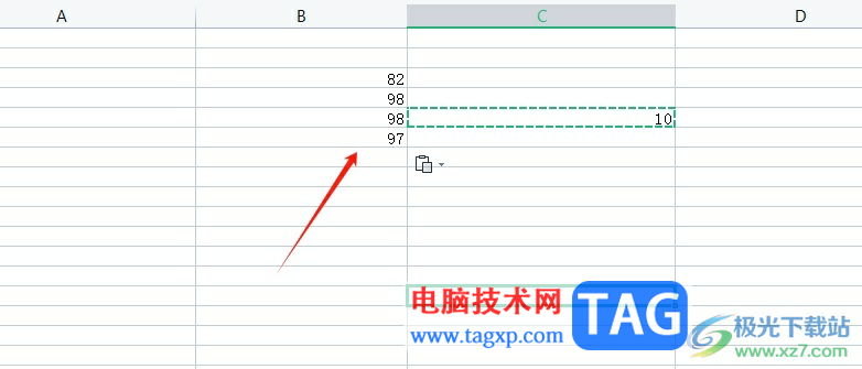 wps让全部单元格统一加上一个数的教程